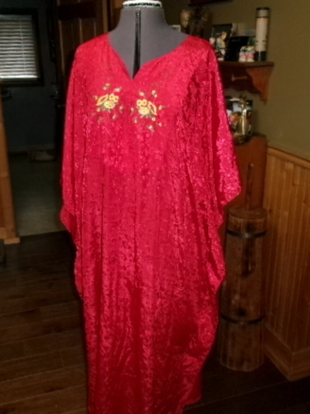 vtg Simply one sz embroidered red glam Caftan lounge dress stunning